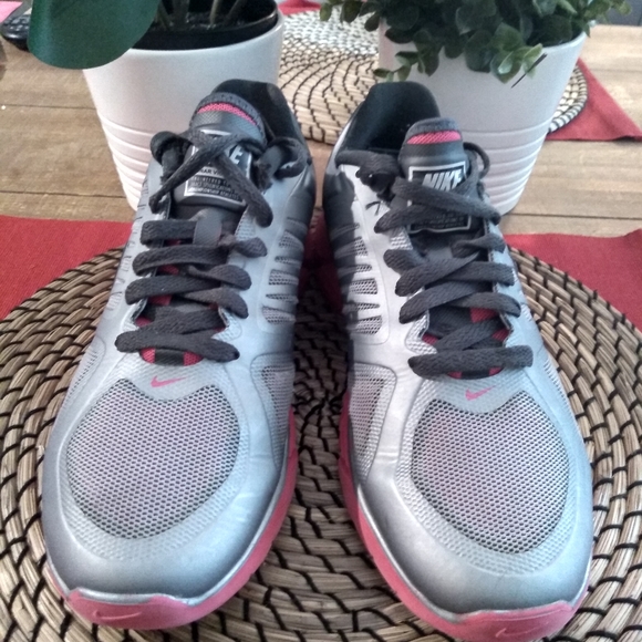 Nike Training Lunar Victory2 women's size 9 - Picture 2 of 8